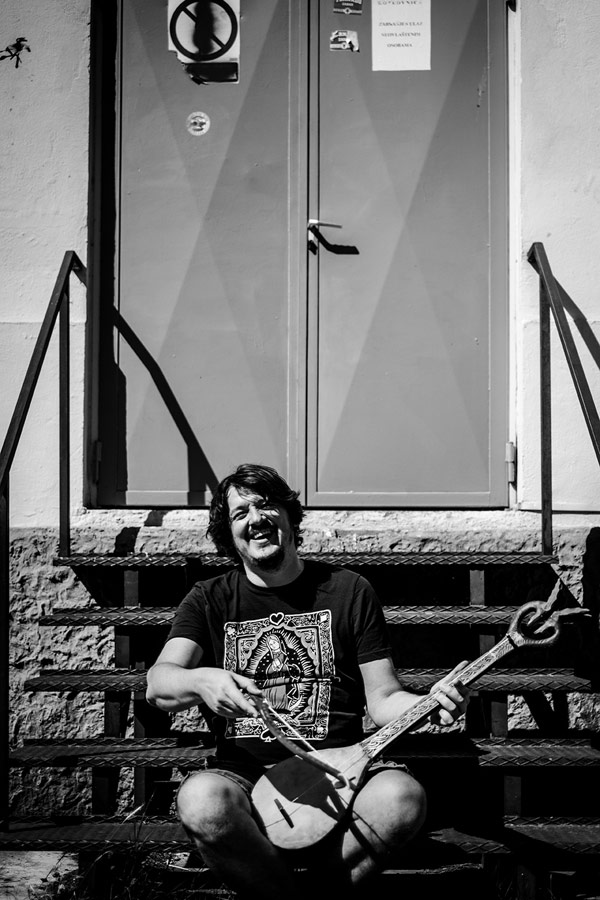 Session s guslama za Mladenku kostonogu, 5