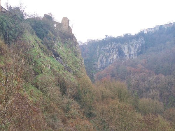 Itinerar pisanja Mladenke kostonoge, 2