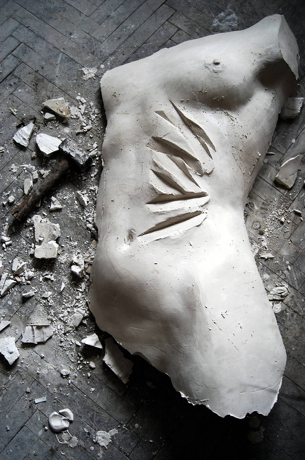 Izložba Mučenice, Georgette Ponte